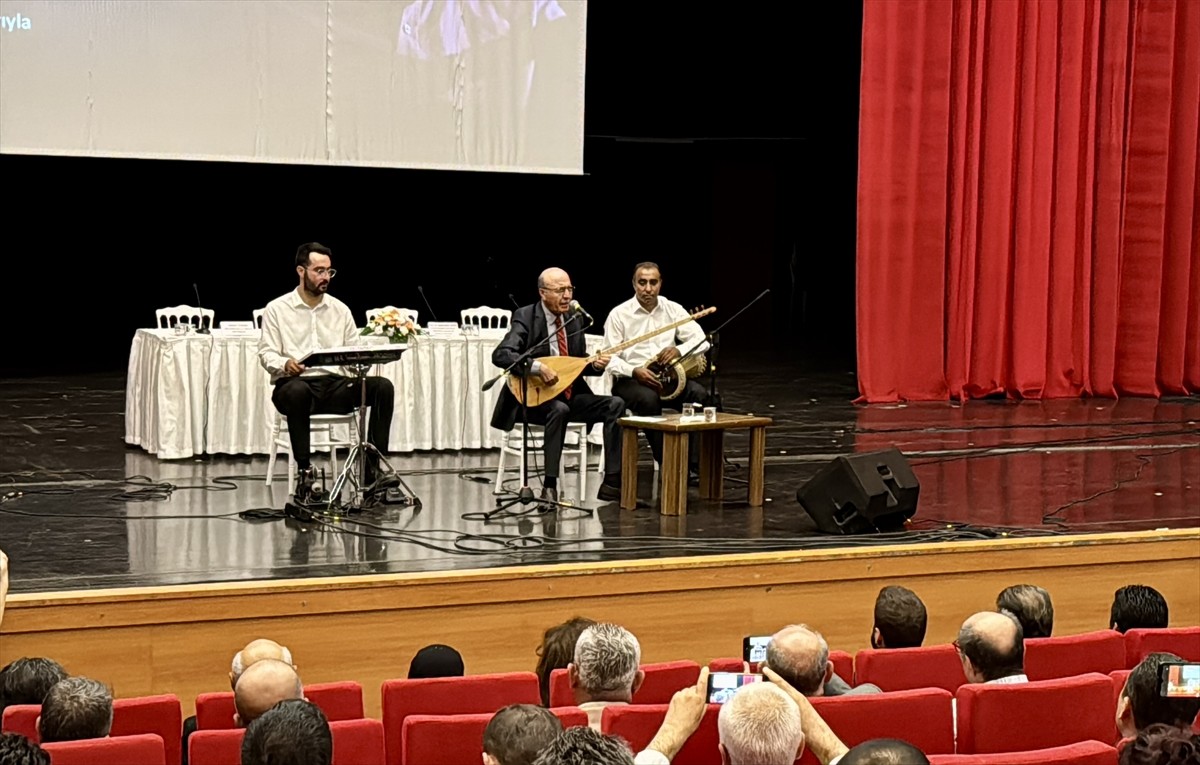 UNESCO tarafından müzik dalında Türkiye'den Yaratıcı Şehirler Ağı'na alınan Kırşehir'de düzenlenen...