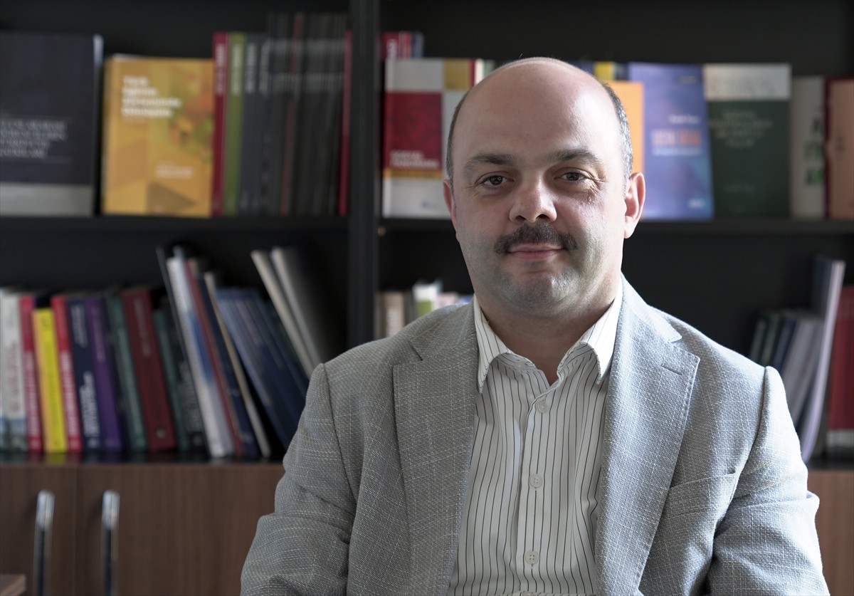 Uzmanlar, ülkelerin ulusal egemenliğini koruyabilmesi için dijital platformlarda da bağımsız ve...