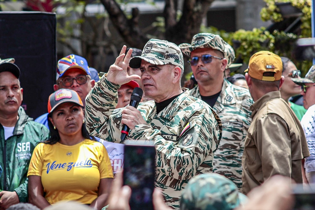 Venezuela Devlet Başkanı Nicolas Maduro'nun, ABD'nin Venezuela yakınlarındaki Karayip Denizi'ne 3...