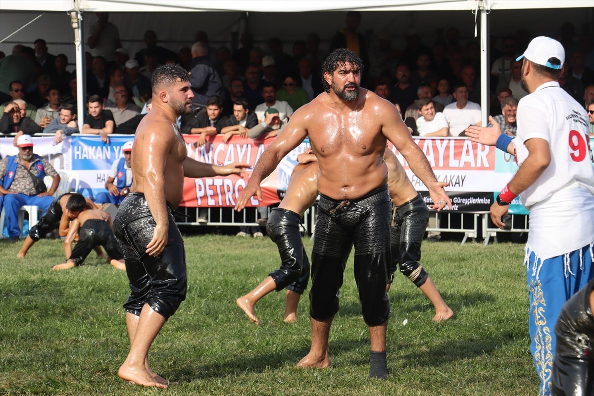 14. Geleneksel Sungurlu Yağlı Pehlivan Güreşleri gerçekleştirildi. Akçalı mesire alanında 14 yıl...