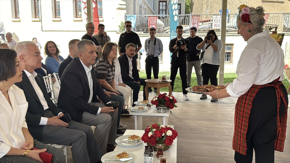 16. Kırklareli Yayla, Bolluk, Bereket, Hasat ve Bağ Bozumu Şenlikleri'nde Pomak, Boşnak ve Arnavut...