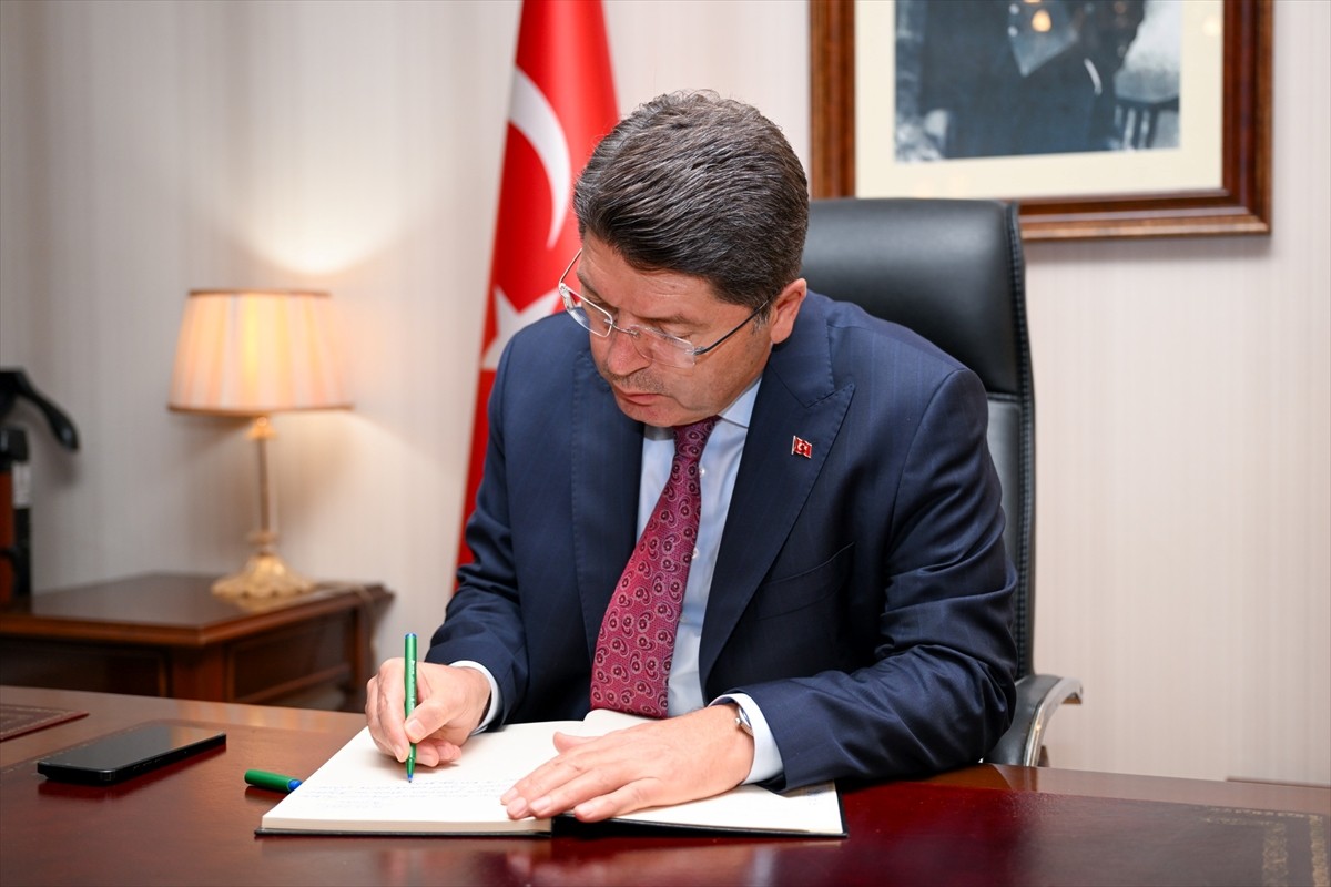 Adalet Bakanı Yılmaz Tunç, Avrupa Konseyi Adalet Bakanları Konferansı için gittiği Malta'da...