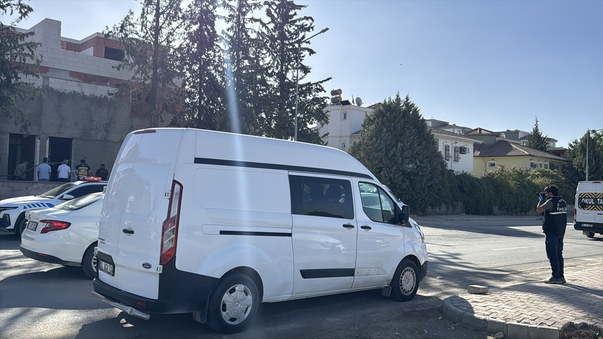 Adıyaman'da bir kişi, bekçi olarak çalıştığı inşaatta ölü bulundu.