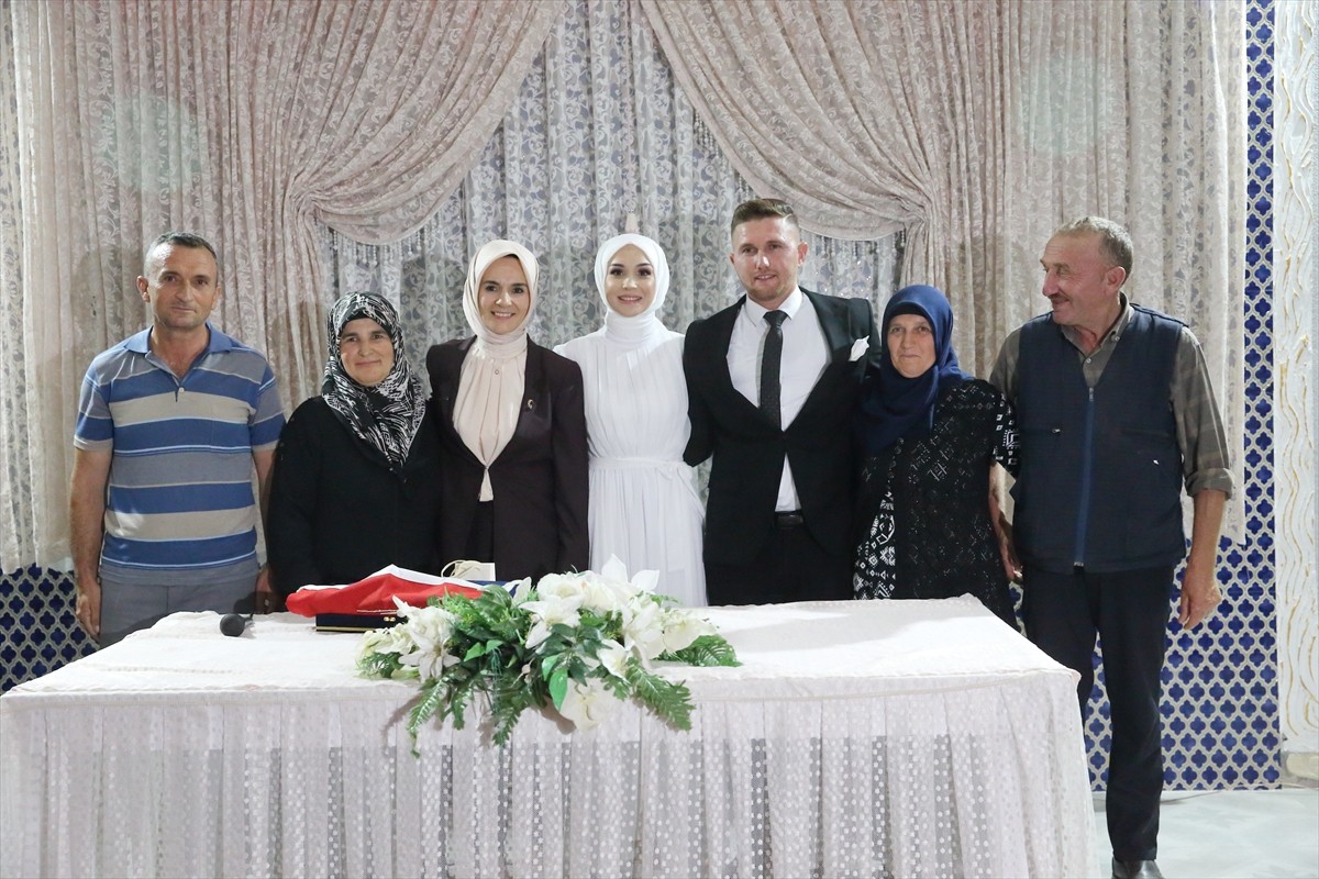 Aile ve Sosyal Hizmetler Bakanı Mahinur Özdemir Göktaş, bakanlığın hayata geçirdiği Aile ve...