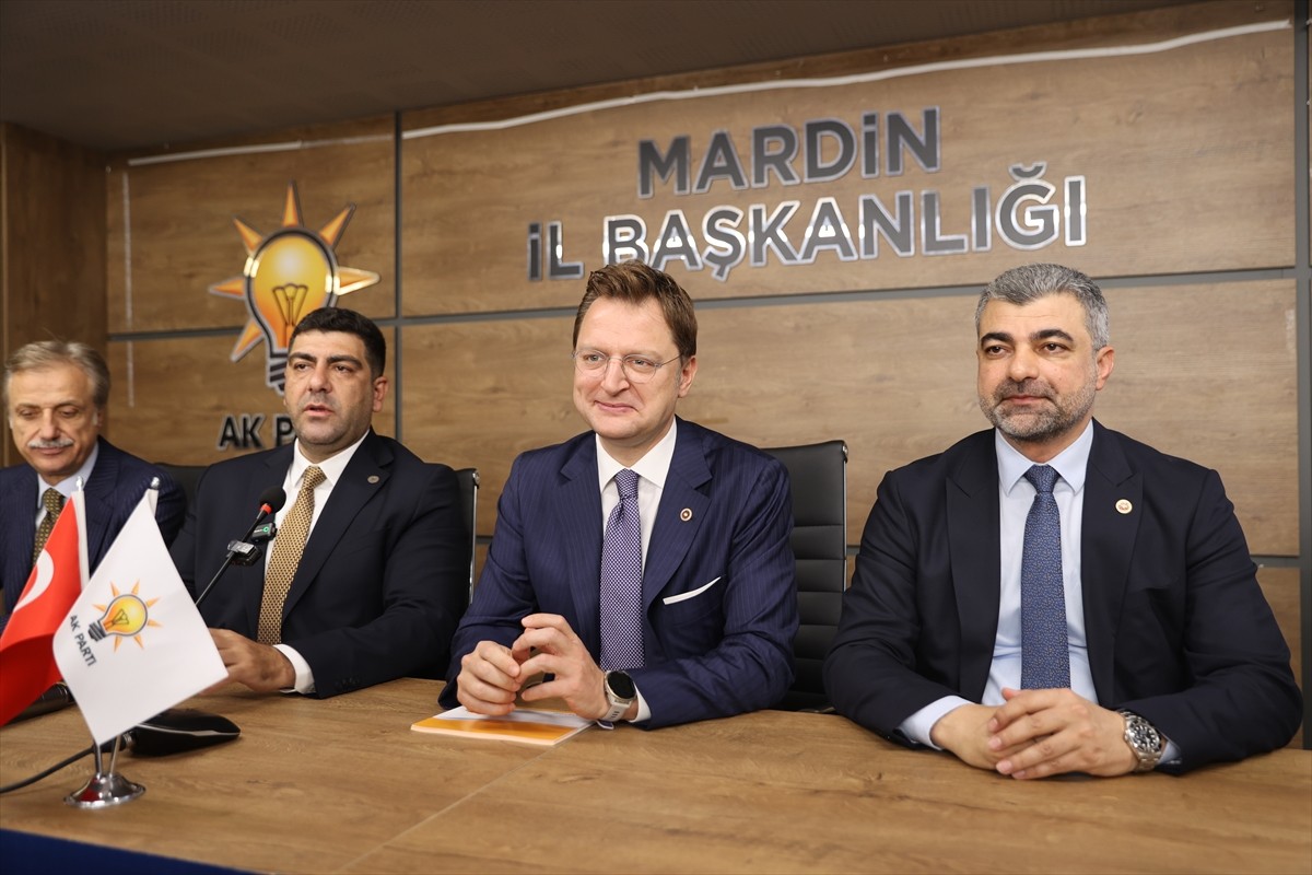 AK Parti Genel Başkan Yardımcısı Halit Yerebakan (sağ2), Mardin'de "Türkiye Yüzyılı Buluşmaları"...