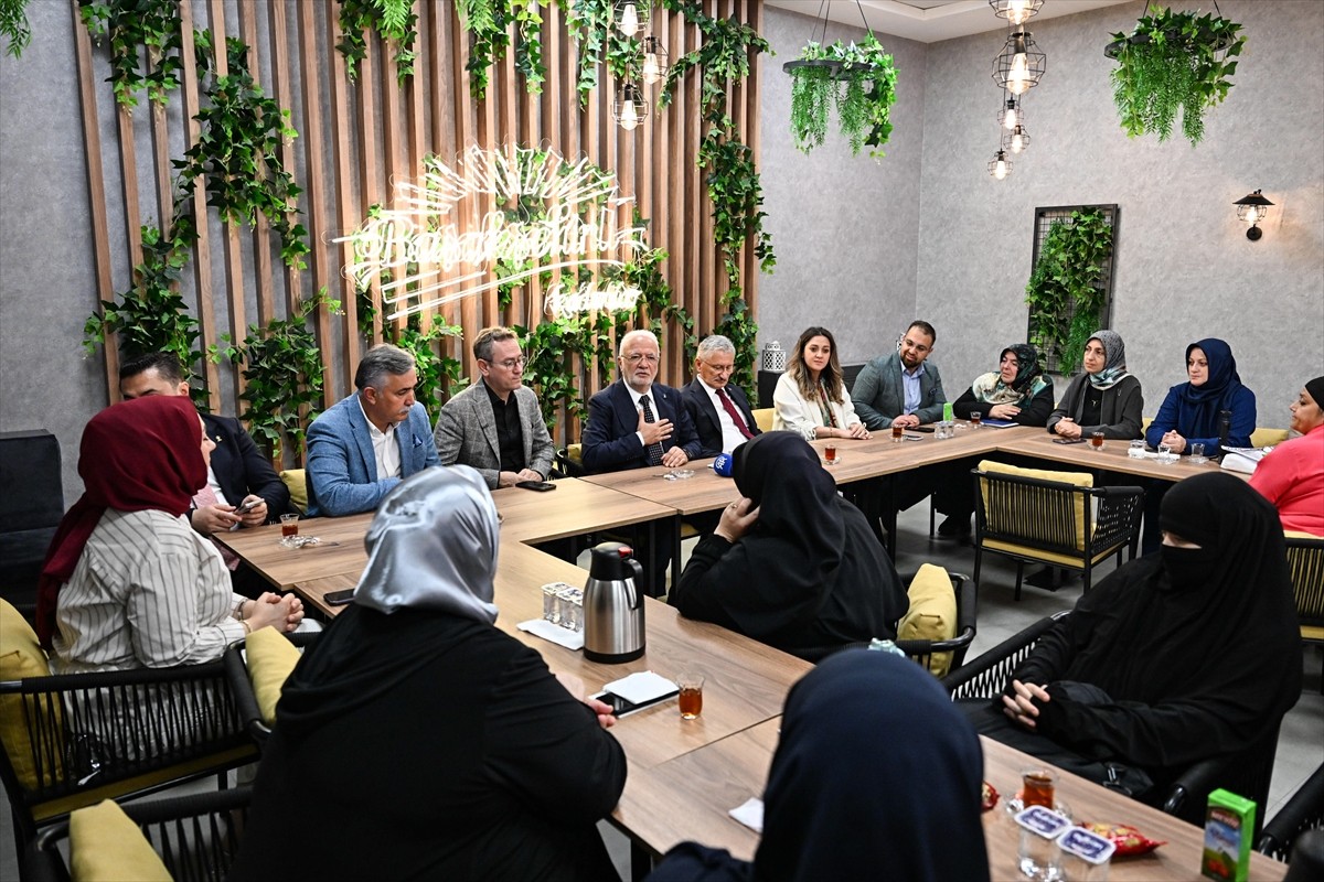 AK Parti Genel Başkanvekili Mustafa Elitaş, Türkiye Yüzyılı Buluşmaları kapsamında, Başakşehir...