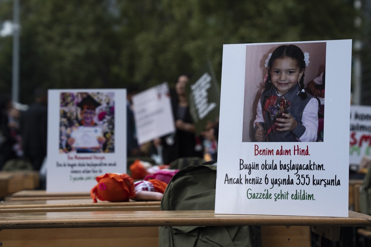AK Parti Genel Merkez Gençlik Kolları, Gazze'de savaş nedeniyle eğitim hakkından mahrum bırakılan...