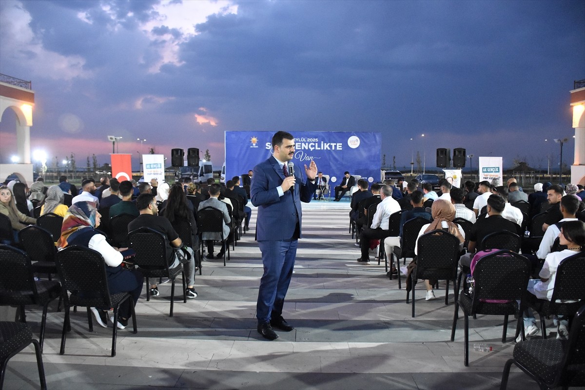 AK Parti Genel Sekreteri ve İzmir Milletvekili Eyyüp Kadir İnan, Edremit ilçesindeki Uygulama...