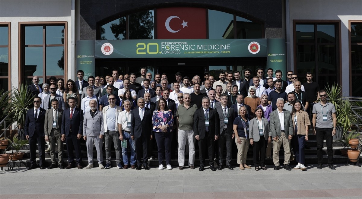 Antalya'da, 27 ülkeden yerli ve yabancı adli tıp ve adli bilimler uzmanlarını ağırlayan...