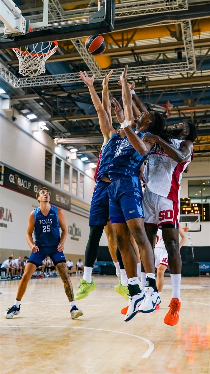 Antalya'da düzenlenen "Gloria Kupası" basketbol turnuvasında Türkiye Sigorta Basketbol Süper Ligi...