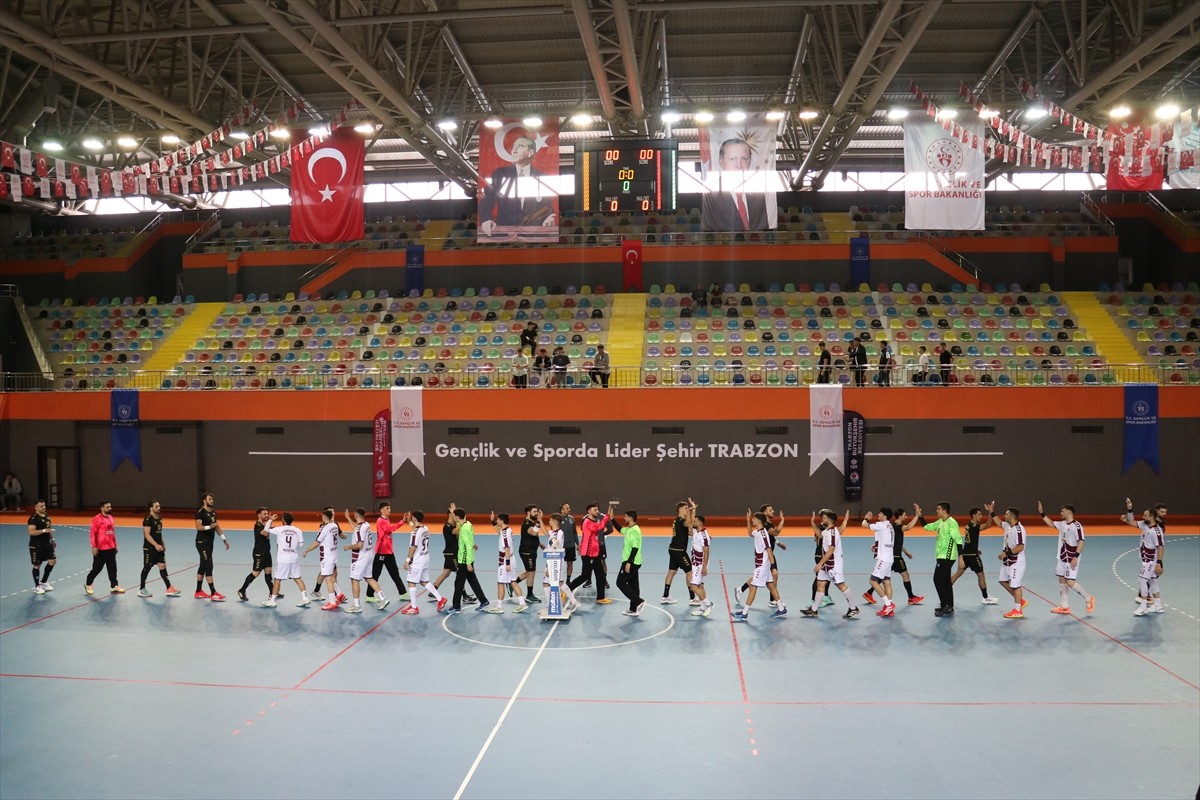 Ardventure Hentbol Erkekler Süper Lig'in 3. haftasında Trabzon Büyükşehir Belediyespor, sahasında...