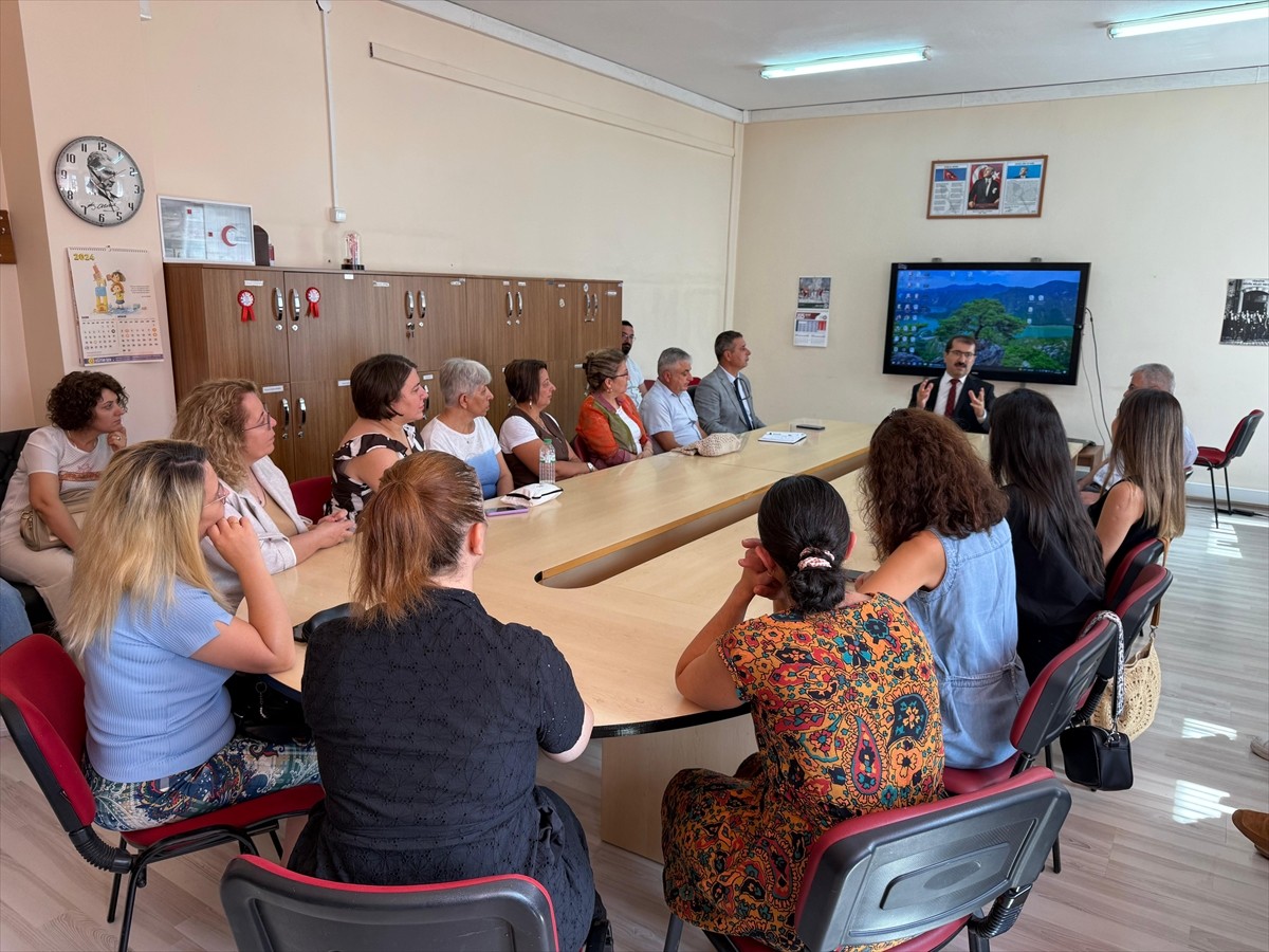 Artvin'de, 2025-2026 eğitim öğretim yılında okul öncesi ve ilkokula başlayan öğrencilere yönelik 5...