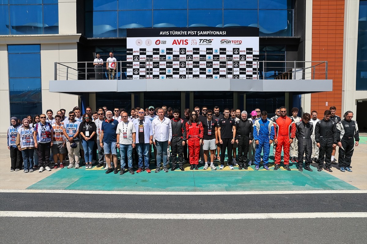 AVIS 2025 Türkiye Pist Şampiyonası'nın üçüncü ayağı TOSFED İstanbul Park'ta gerçekleştirildi. 30...