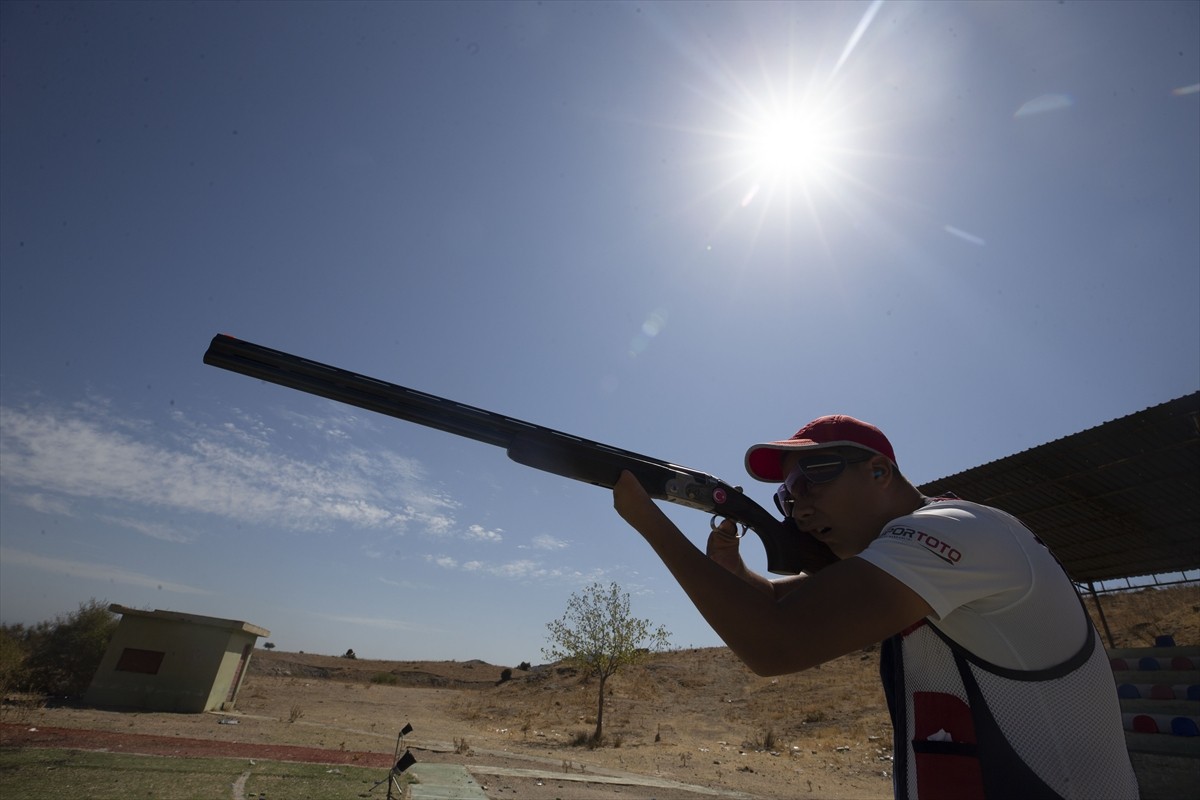 Aydın'da babasıyla ava giderken yeteneği keşfedilen ve Çekya'da düzenlenen Para Trap Grand Prix...