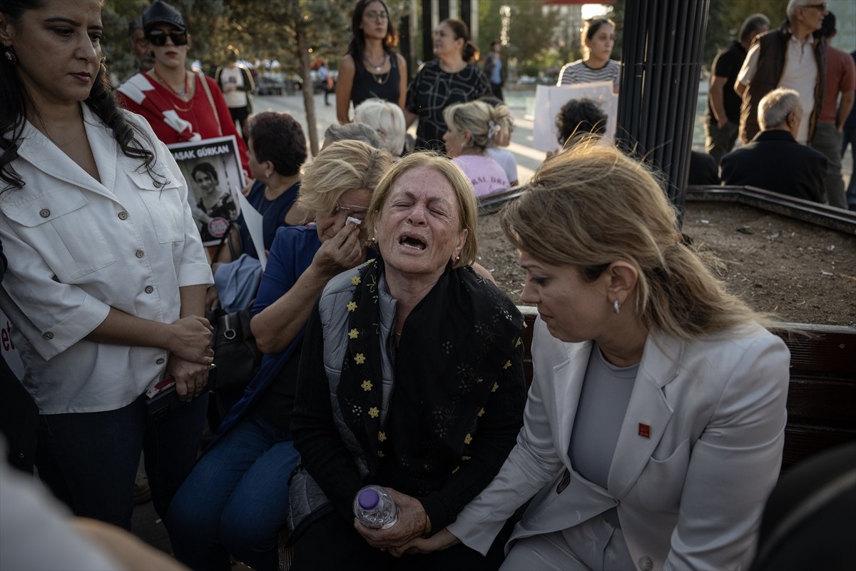 Başkentte, Başak Gürkan Arslan'ın, boşanma aşamasındaki eşinin babası tarafından bıçaklanarak...