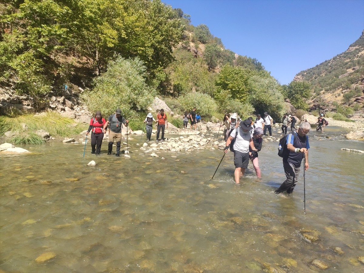 Batman'ın Sason ilçesi ile Diyarbakır'ın Kulp ilçesi arasındaki Zore Kanyonu'nda yürüyüş etkinliği...