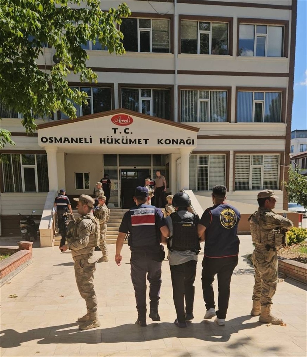 Bilecik'in Osmaneli ilçesinde tarla sınırı anlaşmazlığı nedeniyle tartıştığı kişiyi darbederek...