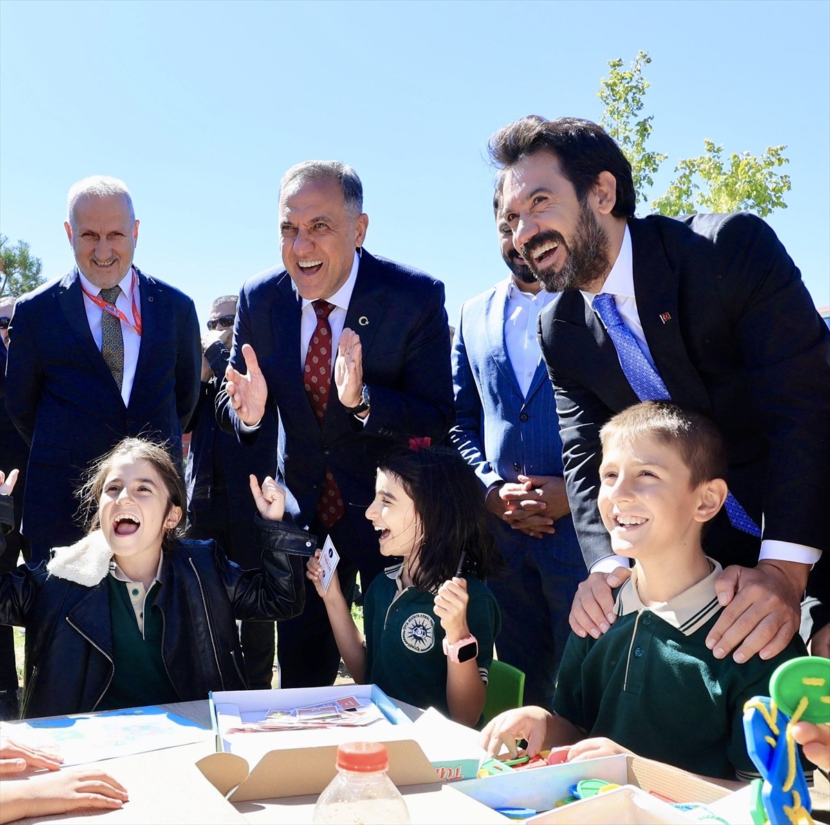 Bingöl'de çeşitli etkinliklerin düzenleneceği "Bir Anadolu Şenliği" başladı. Kültür ve Turizm...