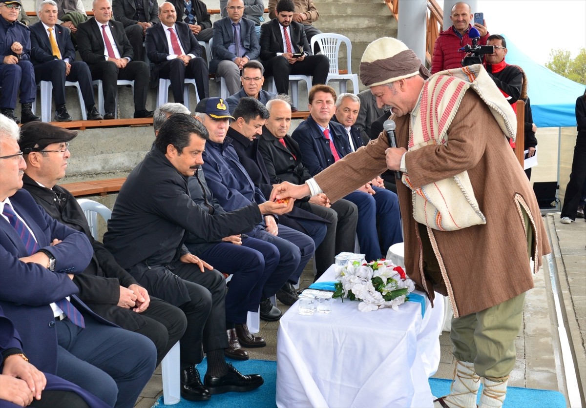 Büyük Türk düşünürü, tasavvuf ve halk şairi Yunus Emre, Kırşehir ve Aksaray il sınırlarının...