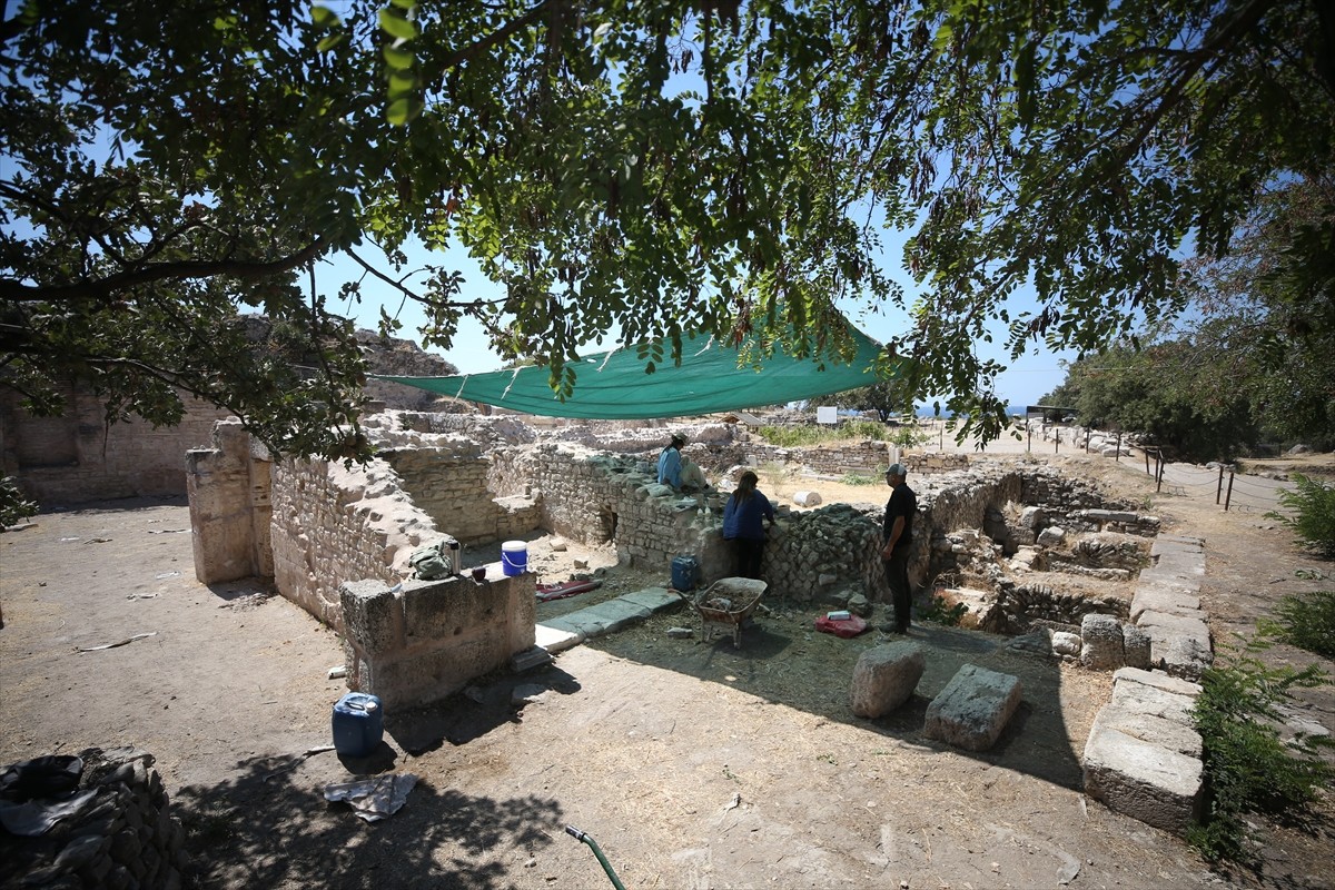 Çanakkale'nin Ezine ilçesine bağlı Dalyan köyü yakınında bulunan ve kapsadığı şehir alanıyla...