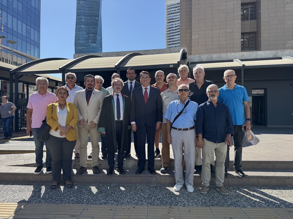 CHP Genel Başkan Yardımcısı Yankı Bağcıoğlu (ortada), "Askeri Ceza Kanunu'na muhalefet" suçundan 3...