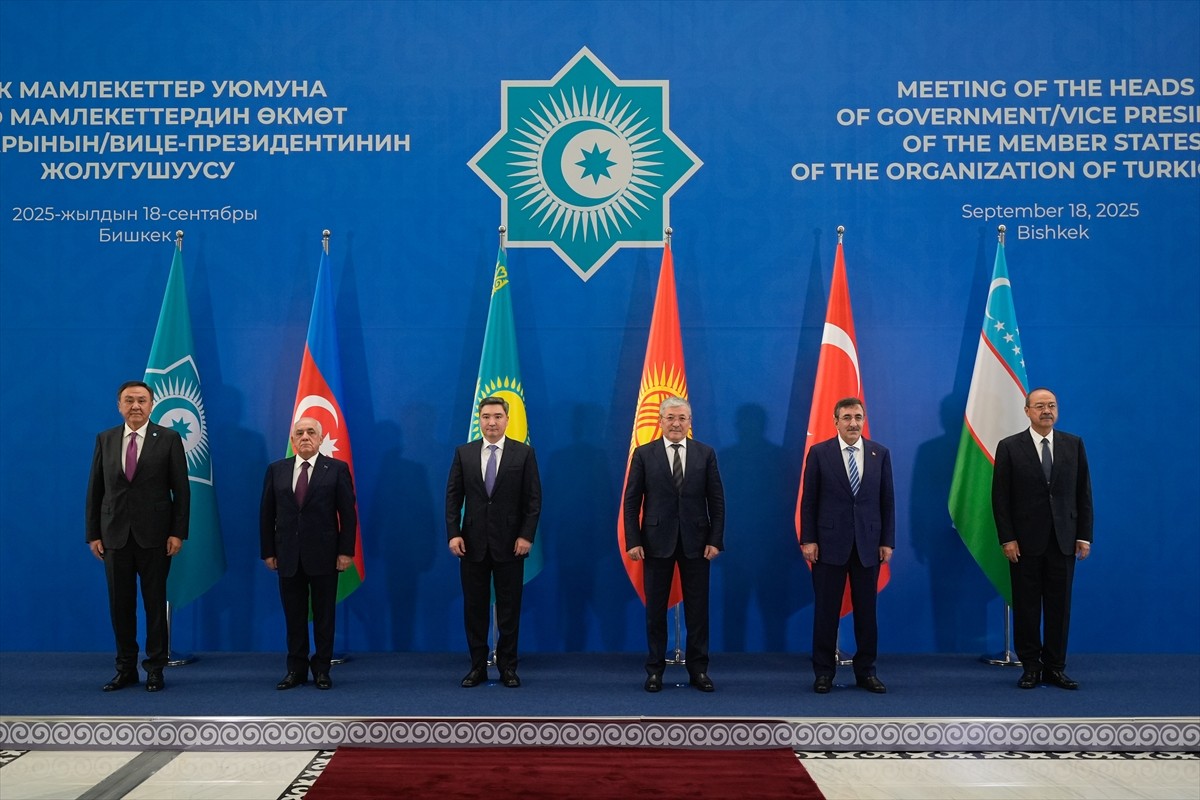 Cumhurbaşkanı Yardımcısı Cevdet Yılmaz (sağ 2), Bişkek’te, Türk Devletleri Teşkilatı (TDT) Üye...