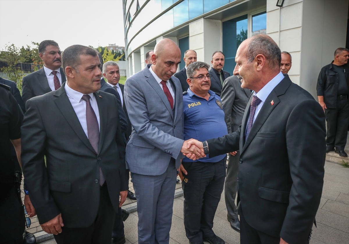 Cumhurbaşkanlığı Kararnamesiyle Antalya Emniyet Müdürlüğüne atanan Bursa İl Emniyet Müdürü Sabit...