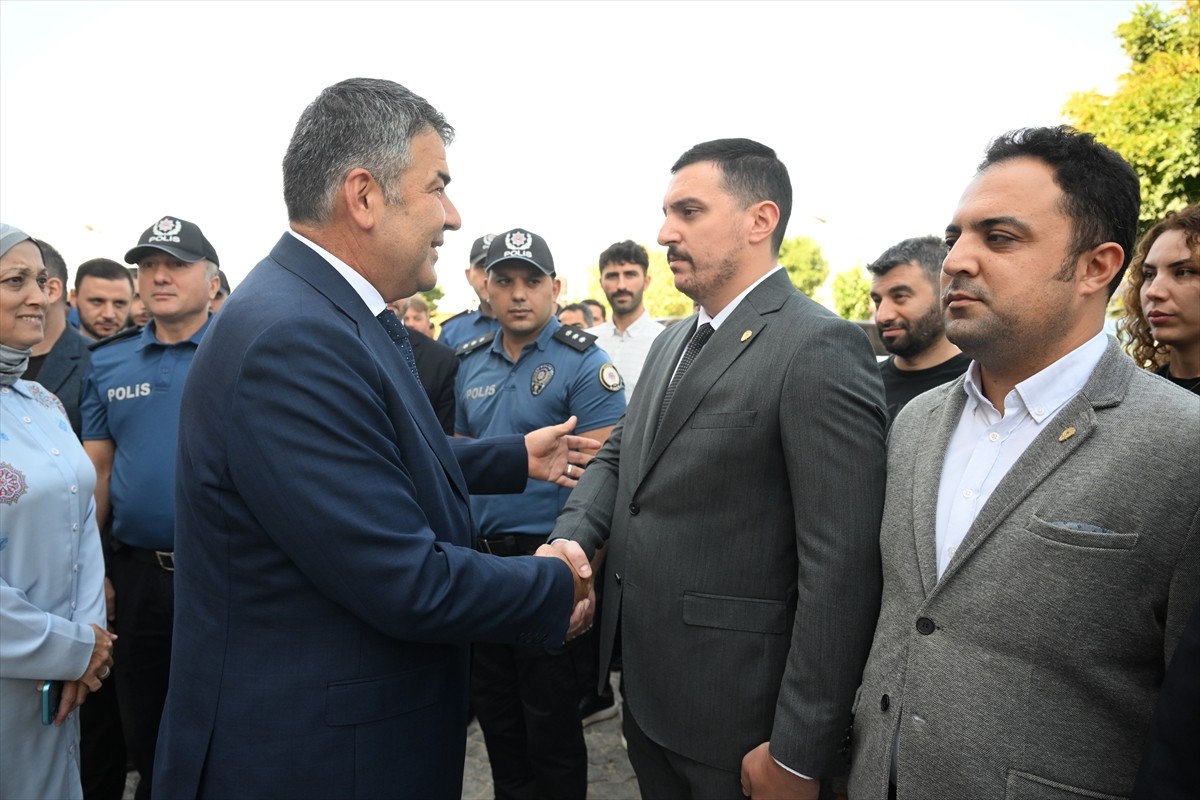 Cumhurbaşkanlığı Kararnamesiyle Erzurum Emniyet Müdürlüğüne atanan Edirne Emniyet Müdürü Onur...