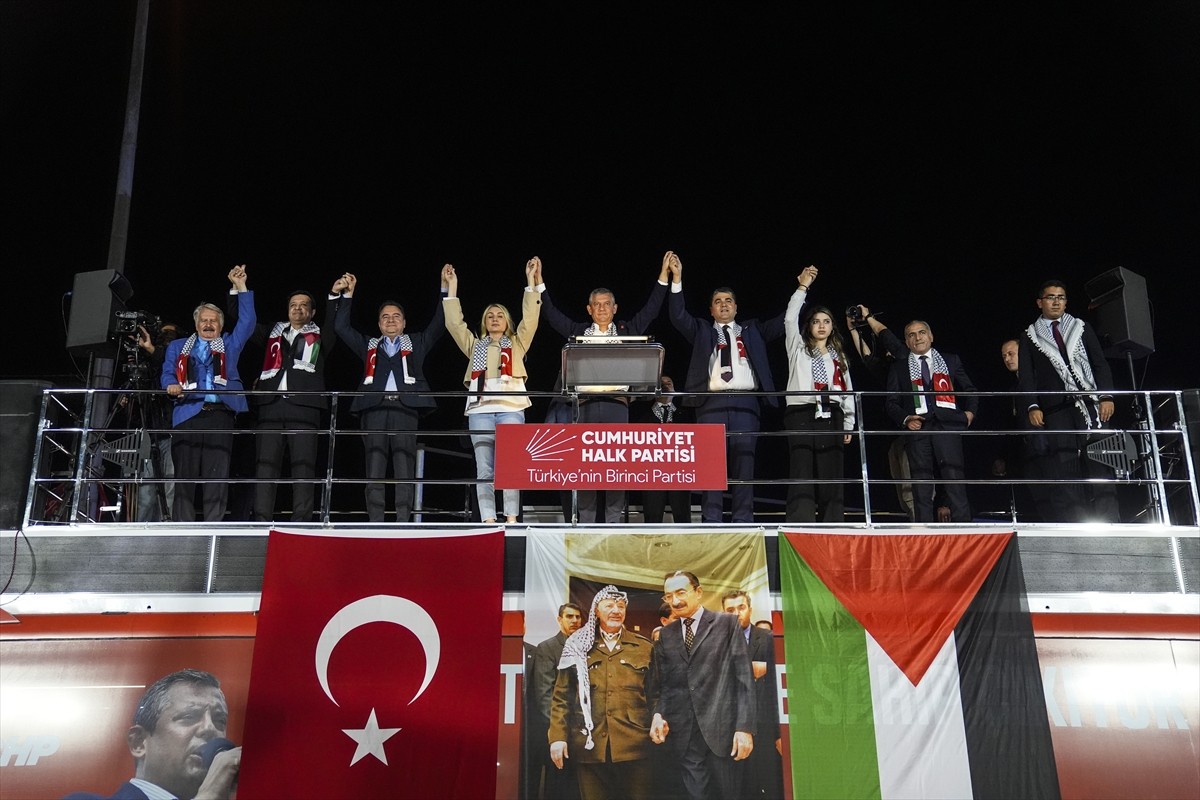 Cumhuriyet Halk Partisi (CHP) tarafından Eyüpsultan'da "Filistin'e destek" mitingi düzenlendi....