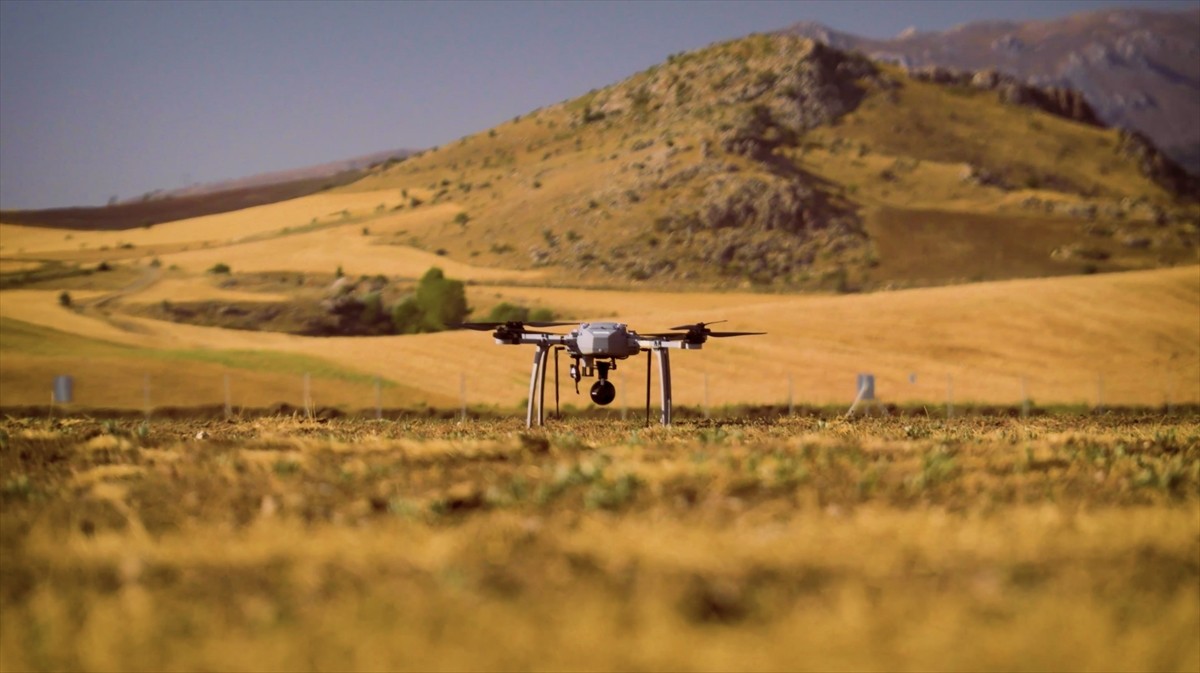 DASAL Havacılık Teknolojileri tarafından geliştirilen Otonom Dron Sürü Sistemi'nin mikro ve hafif...