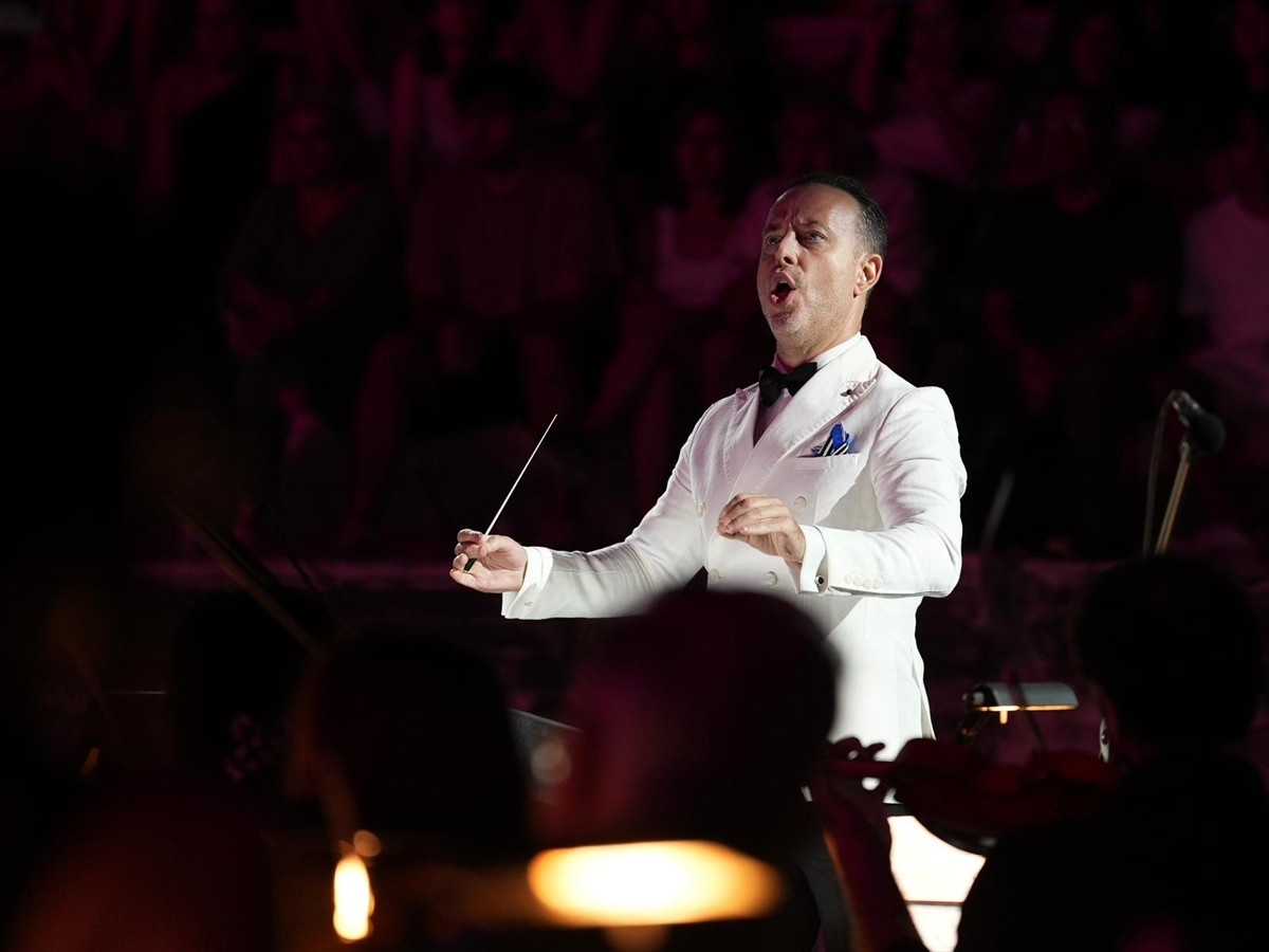 Devlet Opera ve Balesi Genel Müdürlüğü ile Denizli Büyükşehir Belediyesi ev sahipliğinde...