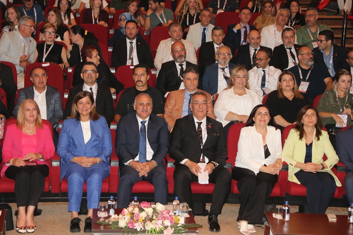 Diyarbakır’da Türk Dişhekimleri Birliği (TDB) tarafından düzenlenen "28. Uluslararası Diş...