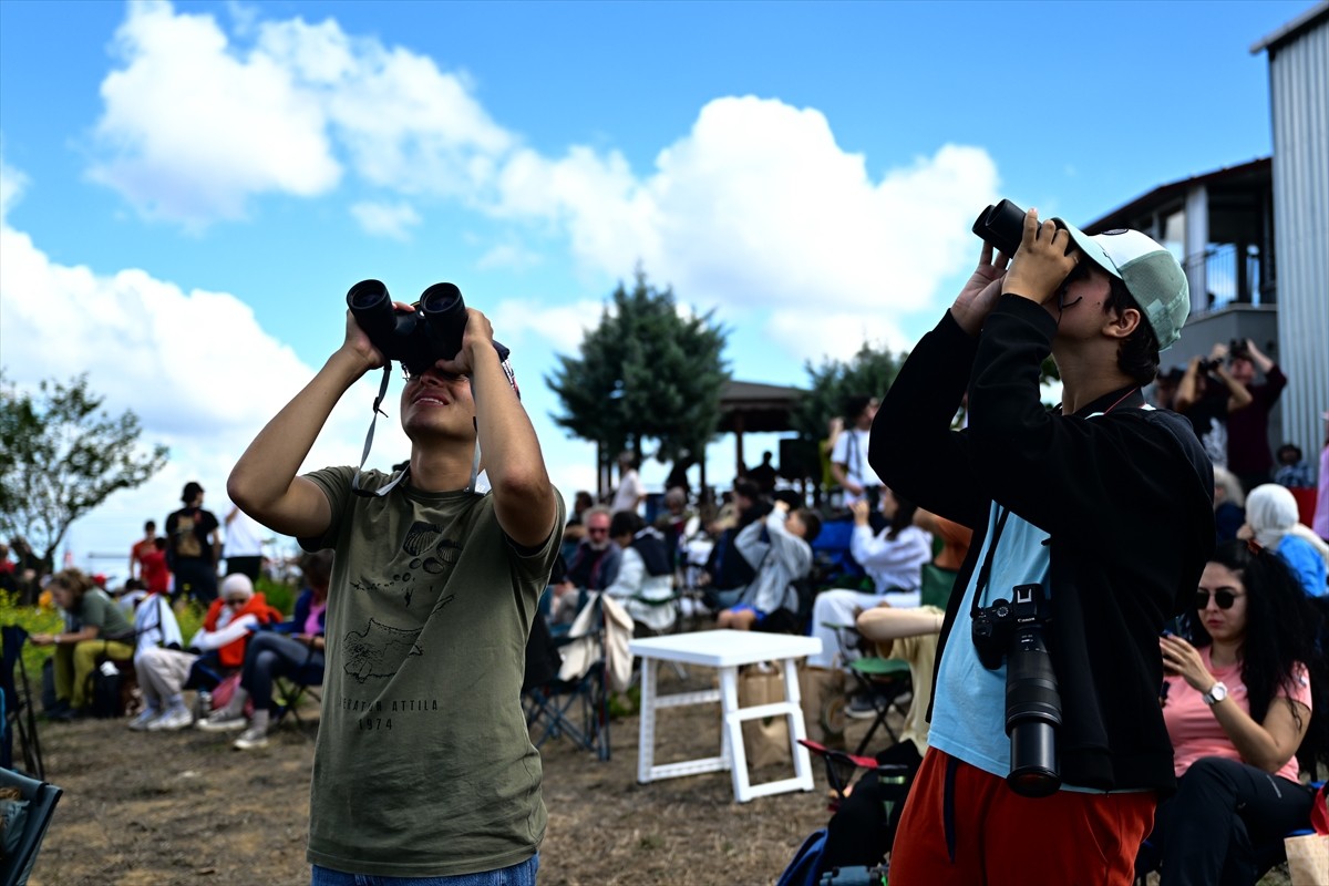 Doğa ve yaban hayatı fotoğrafçısı Alper Tüydeş'in yürüttüğü "Doğaya Kanat Açtık" projesi...