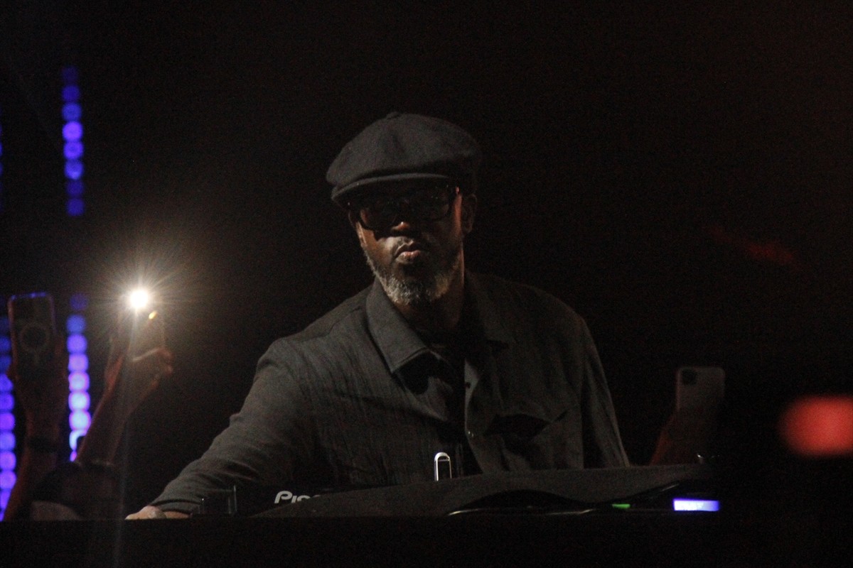 Elektronik müziğin figürlerinden biri olan Grammy ödüllü Black Coffee, Antalya'nın Serik ilçesinde...