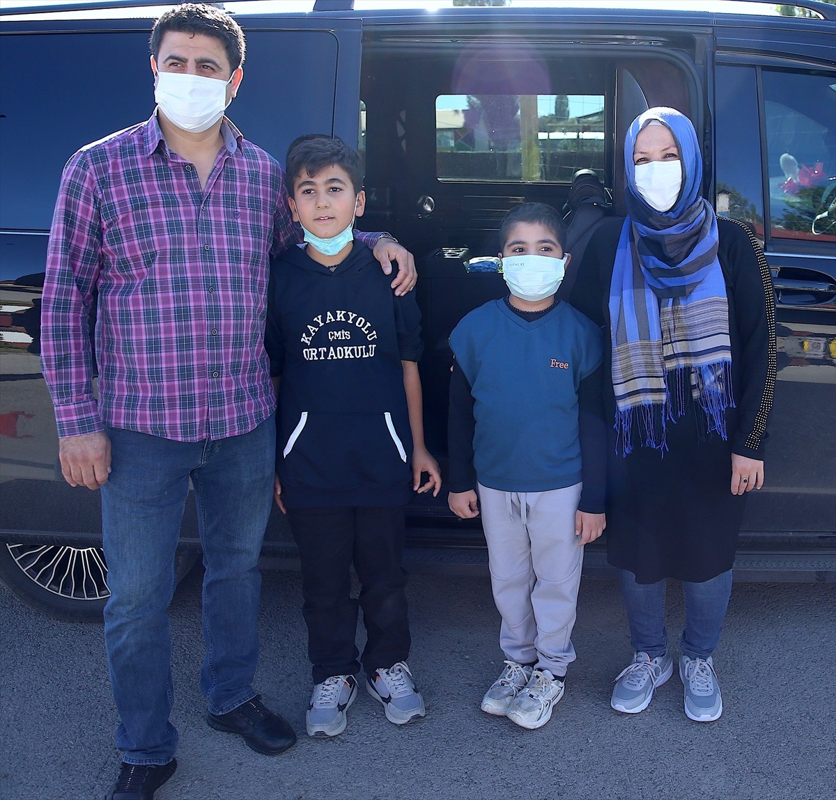 Erzurum'da Türk Kızılay Palandöken Şubesi gönüllüleri, lösemi teşhisi konulmasının ardından ilik...