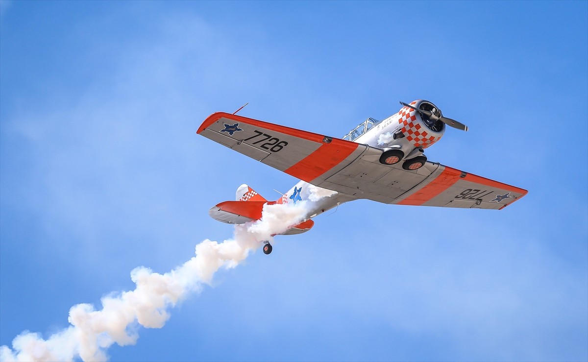 Eskişehir'in Sivrihisar ilçesinde bu yıl 10'uncusu düzenlenen "Sivrihisar Hava Gösterileri"...