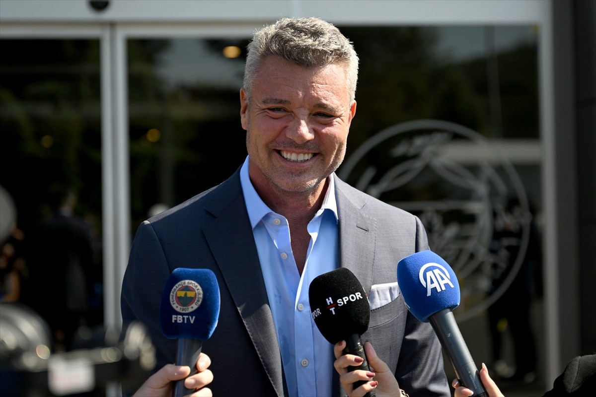 Fenerbahçe Kulübünde gerçekleştirilen olağanüstü seçimli genel kurulda başkan seçilen Sadettin...