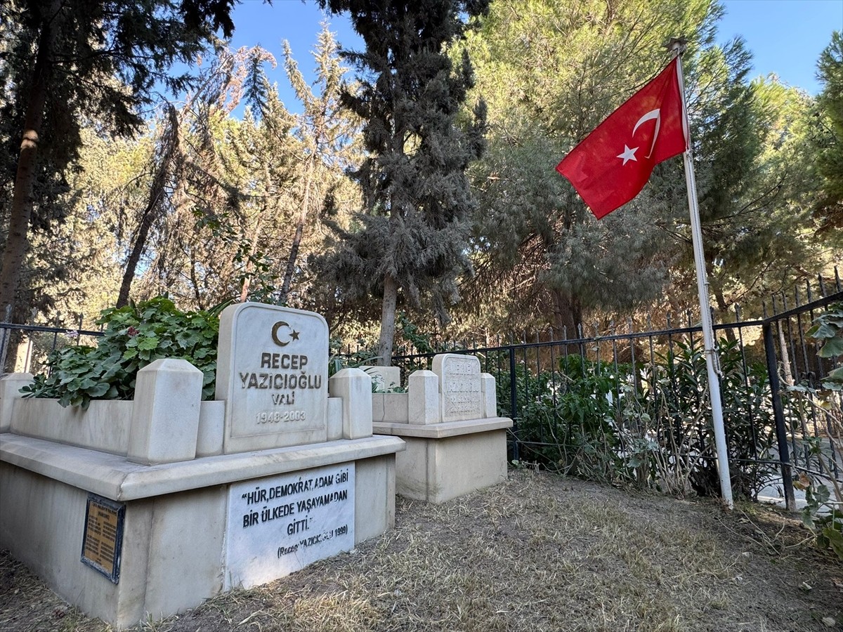 Geçirdiği trafik kazası sonucu yaşamını yitiren eski Denizli Valisi Recep Yazıcıoğlu, ölümünün 22....