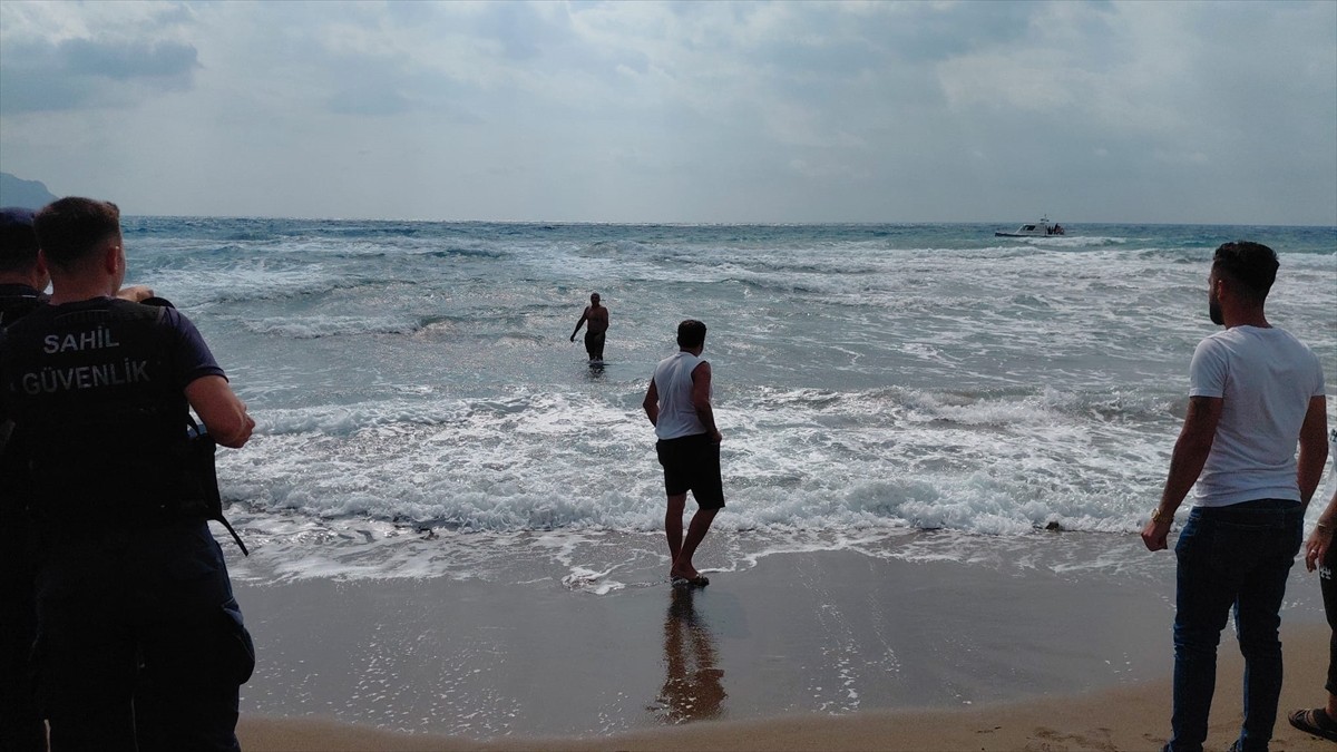 Hatay'ın Samandağ ilçesinde denize giren yabancı uyruklu 2 kardeşten 1'i boğuldu, diğeri...