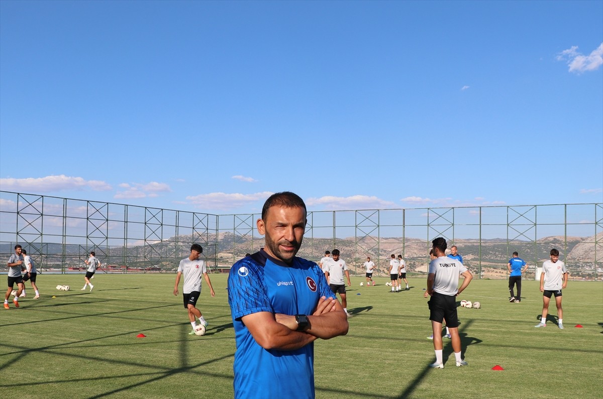 İşitme Engelli A Milli Futbol Takımı, kasımda Japonya'da düzenlenecek 25. İşitme Engelliler...