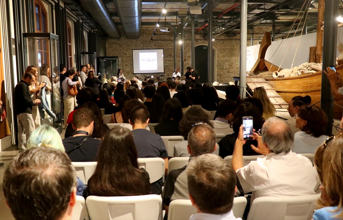 İzmir Valiliğinin desteğiyle, "Efeler Yolu" projesi kapsamında hazırlanan "Çal Dede" belgeseli...