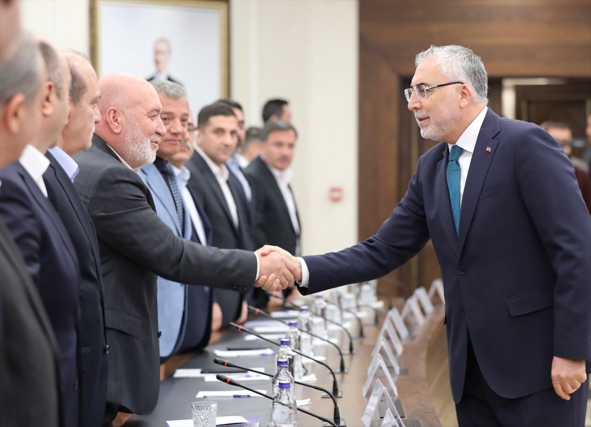 Kamu Personeli Danışma Kurulu (KPDK), Çalışma ve Sosyal Güvenlik Bakanı Vedat Işıkhan...