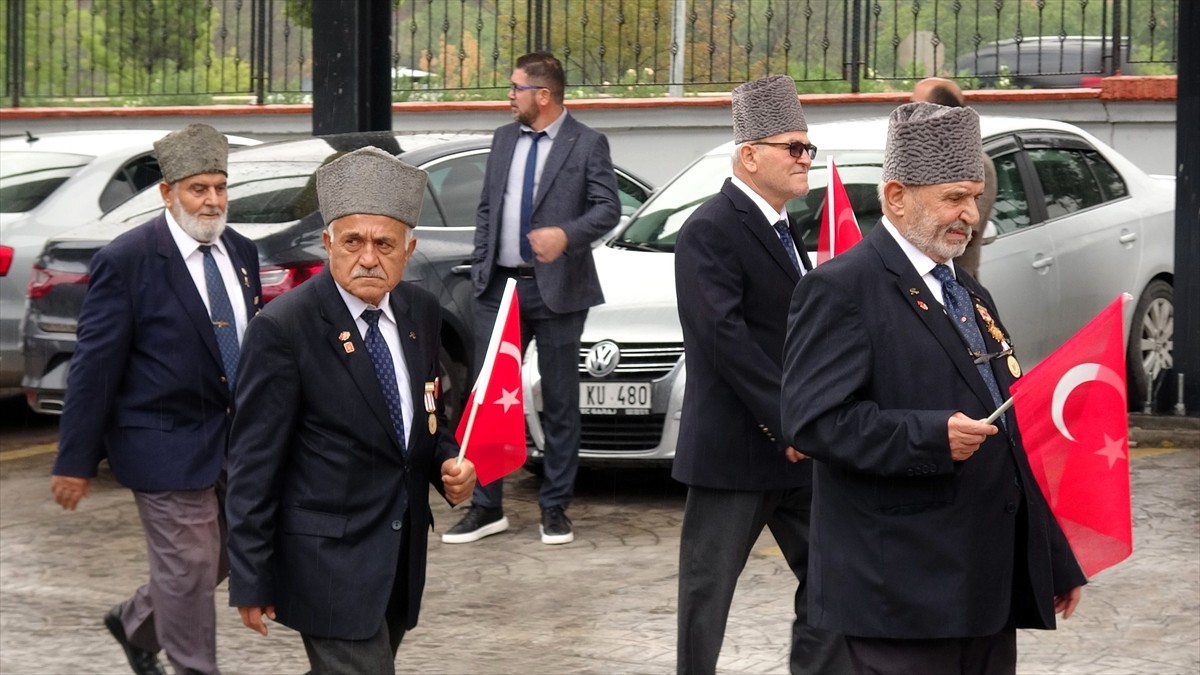 Karabük'te 19 Eylül Gaziler Günü dolayısıyla tören düzenlendi. Karabük Tarım ve Orman İl Müdürlüğü...