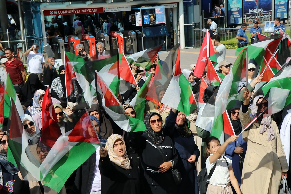 Kayseri Filistin Dayanışma Platformu (KAYFİDAP) ve Anadolu Sivil Toplum Platformu öncülüğünde, çok...