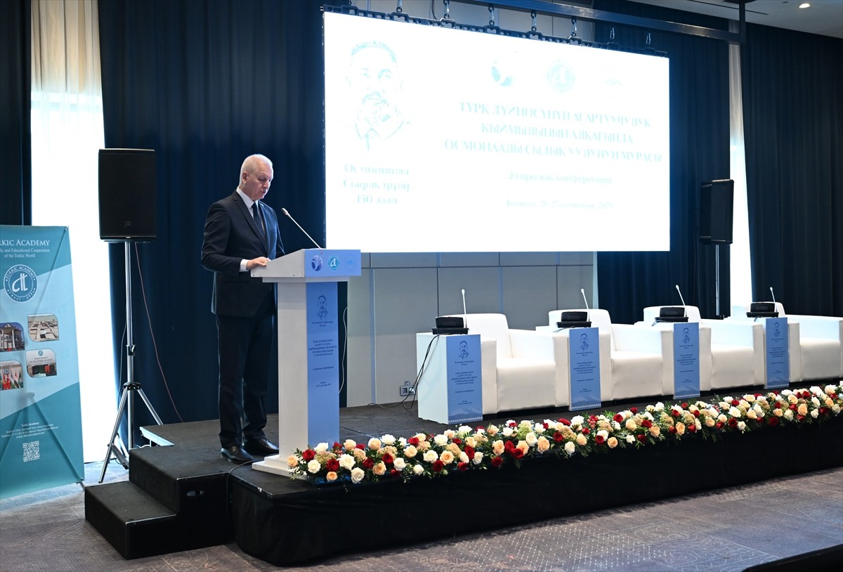 Kırgızistan'ın başkenti Bişkek'te Kırgız tarihçi Osmanalı Sıdık Uulu'nun doğumunun 150. yıl dönümü...