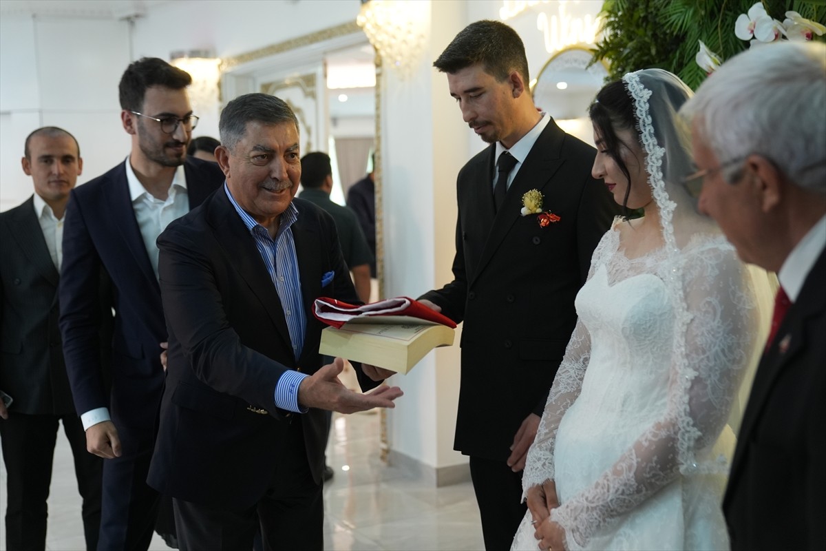 Kırşehirli Dernekler Federasyonu, 2025 Aile Yılı kapsamında yeni evlenecek çiftlere yönelik beyaz...