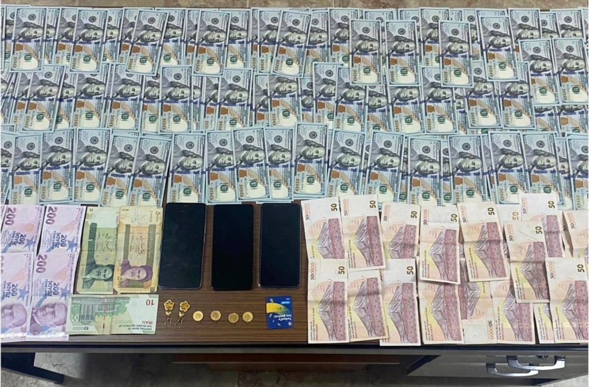 Konya'da düzenlenen dolandırıcılık operasyonunda gözaltına alınan 3 şüpheli tutuklandı. Yapılan...