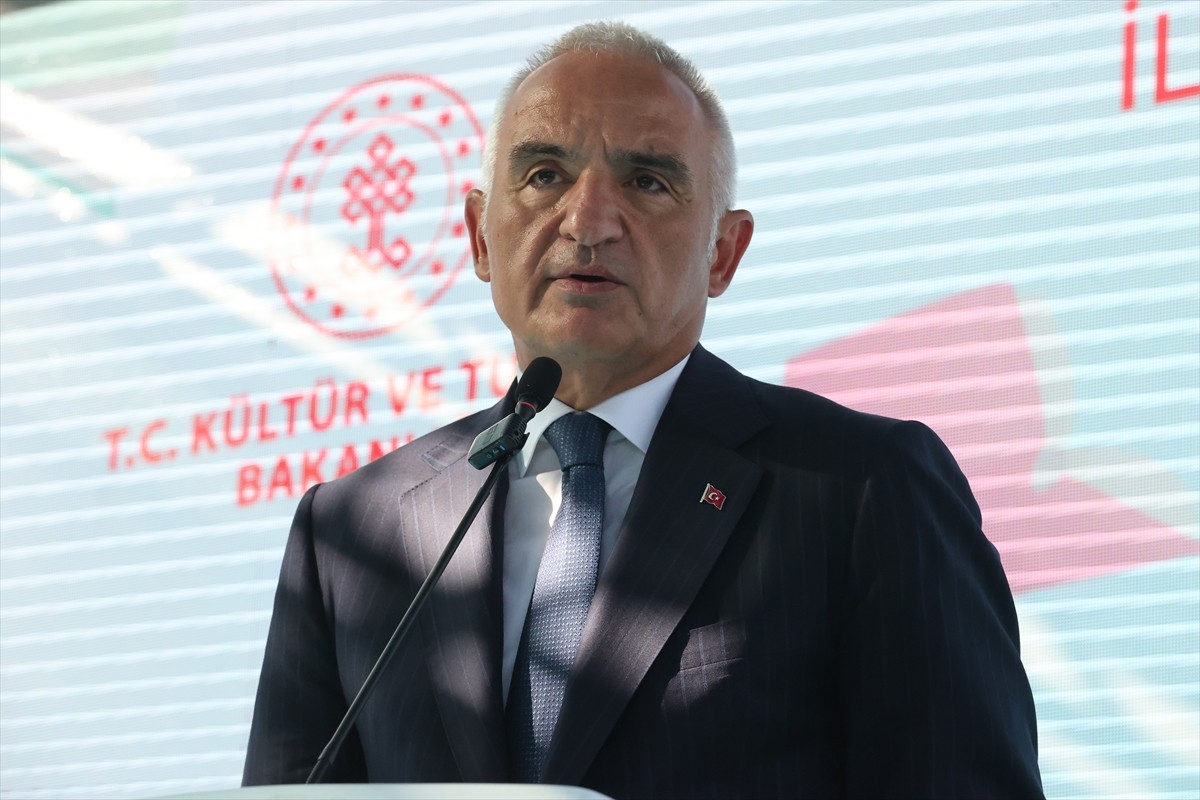 Kültür ve Turizm Bakanı Mehmet Nuri Ersoy, çeşitli temaslarda bulunmak üzere geldiği Kayseri'de...