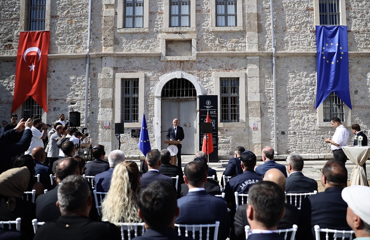 Kültür ve Turizm Bakanı Mehmet Nuri Ersoy (ortada), Avrupa Birliği'nin (AB) desteğiyle Kültür ve...