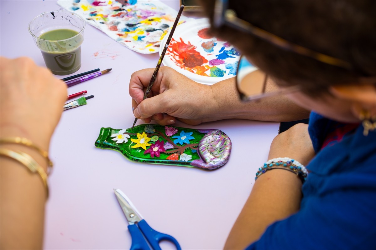 Kültür ve Turizm Bakanlığınca düzenlenen Çanakkale Kültür Yolu Festivali'nin üçüncü gününde her...